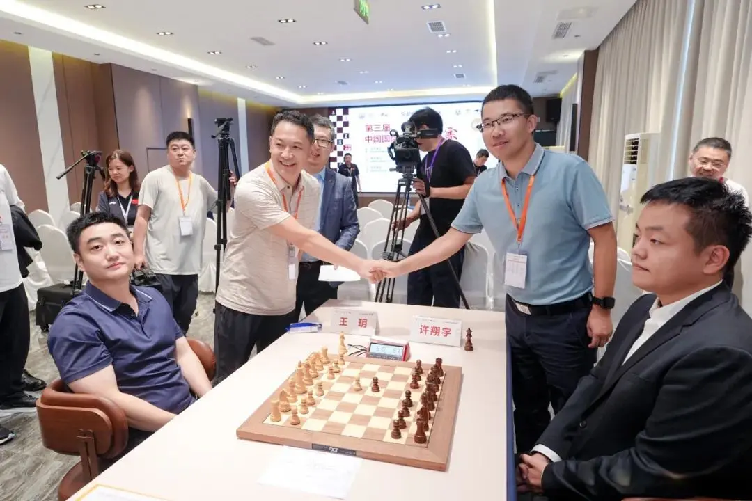 位棋手登台