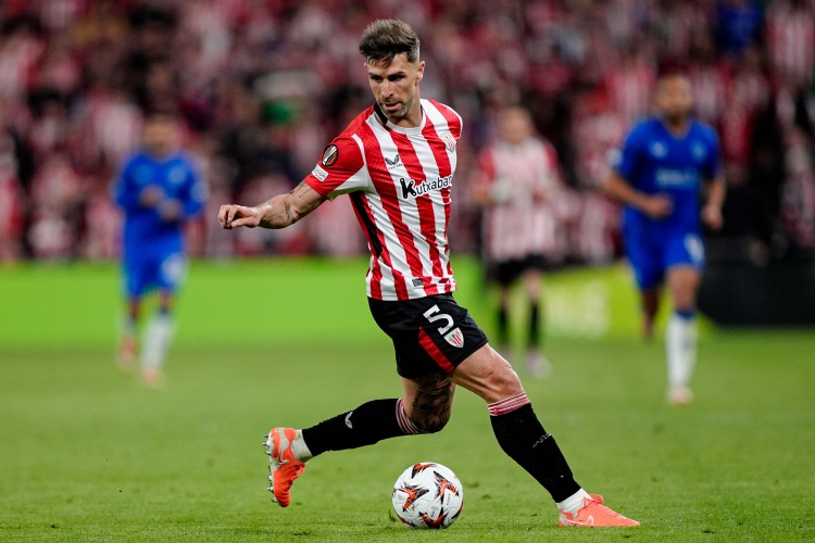 而被欧足联, 因此本应在, 育仲裁法庭