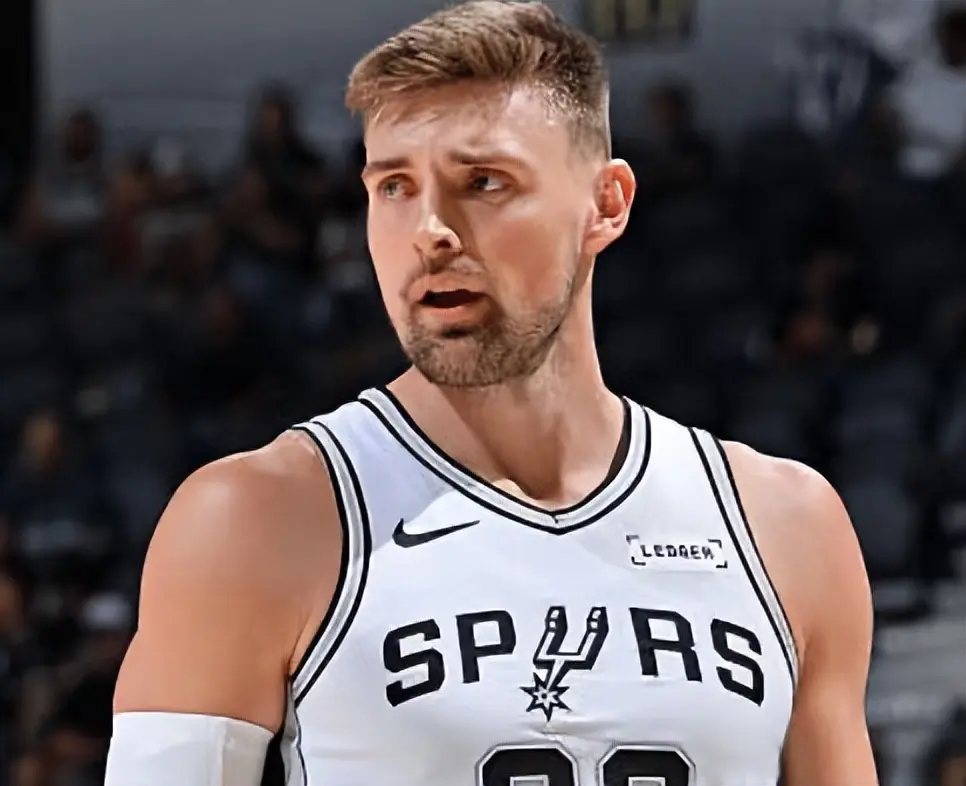 老鹰和凯莱, 是正常, 一场未胜 老鹰和凯莱, 是正常, 一场未胜