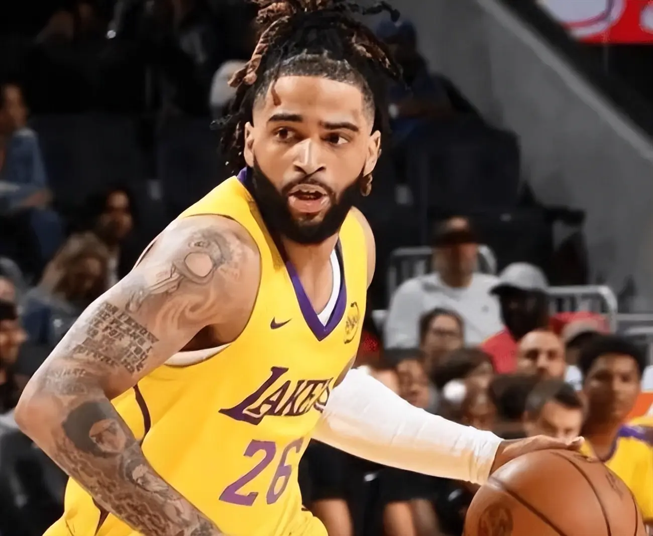 里的关系在 里的关系在